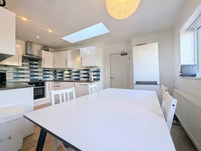 *Student House Share- All Inclusive* Main Photo