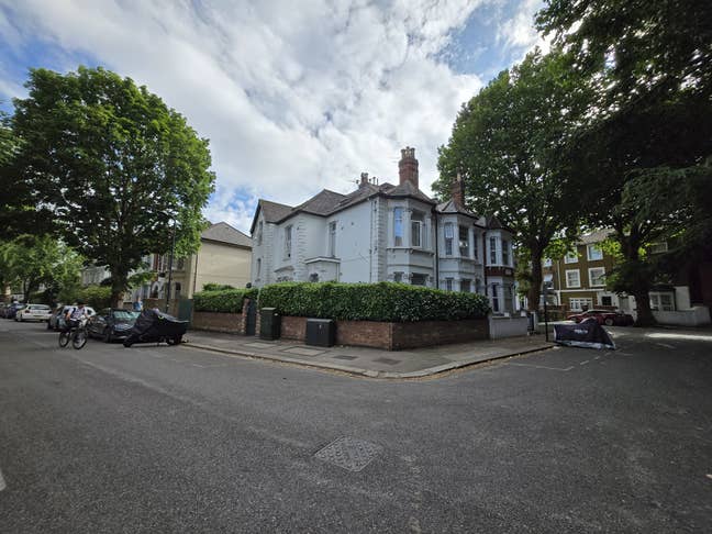 1 Bed Flat, Mansell Road, W3 Main Photo