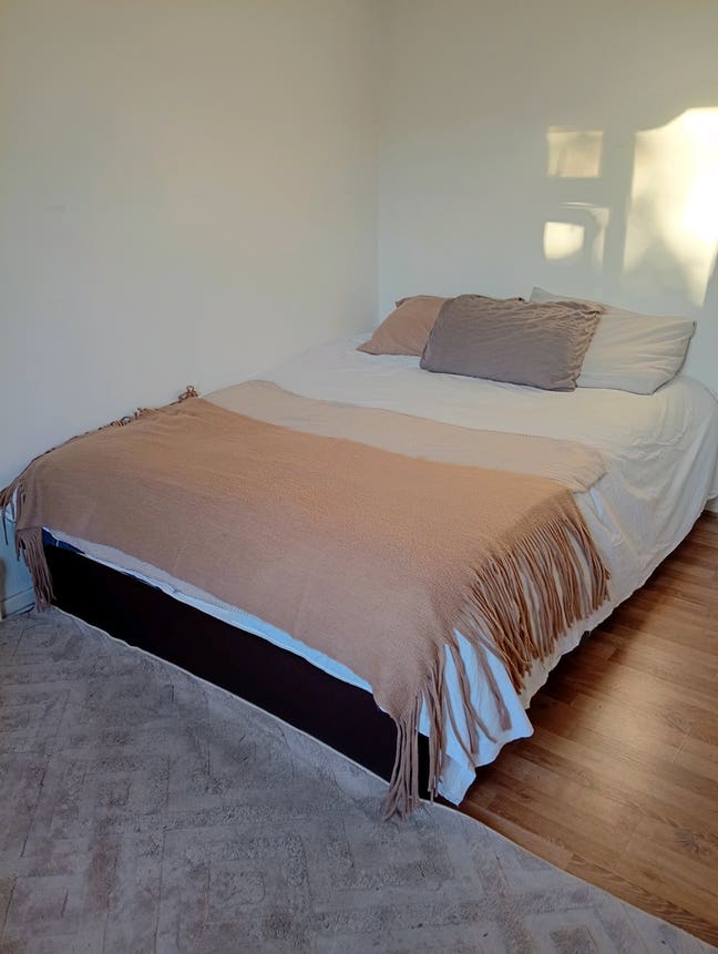 Large Double Room close to BV and Bicester Town  Main Photo