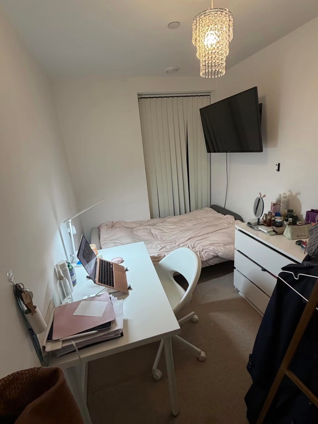 Cozy Single Room in Horizons Tower Main Photo