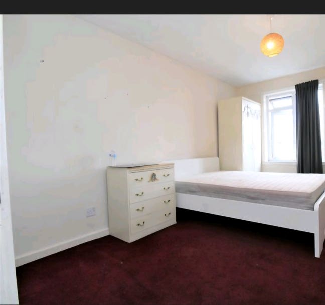 2 double bedroom flat in Feltham  Main Photo