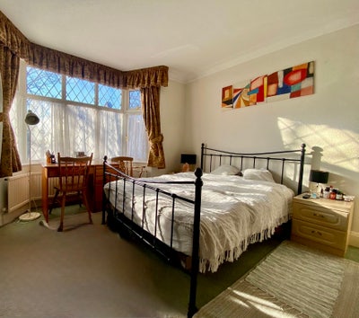 Huge spacious double room  in fabulousHouse Main Photo