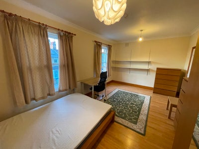 Large and comfortable furnished double room  ☀️ Main Photo