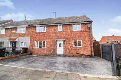 Rooms available in house near Gosforth Main Photo
