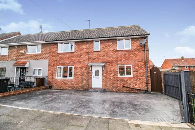 Rooms available in house near Gosforth Main Photo