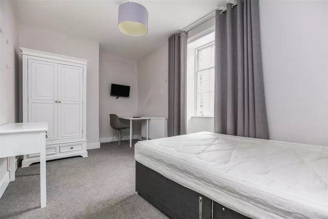 Double Room in City Centre Main Photo
