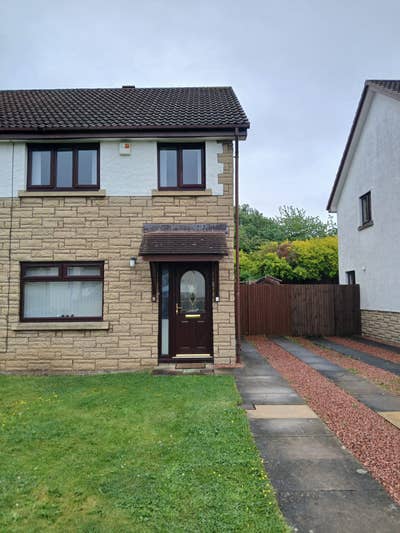 Room Available for Female Tenant Main Photo