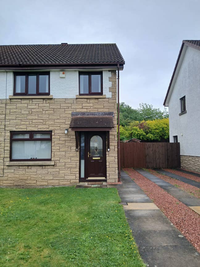 Room Available for Female Tenant Main Photo