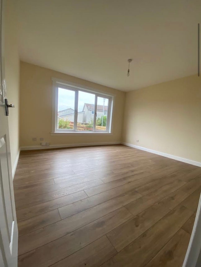 3 Bed End Terrace House  in Kirkintilloch G66  Main Photo