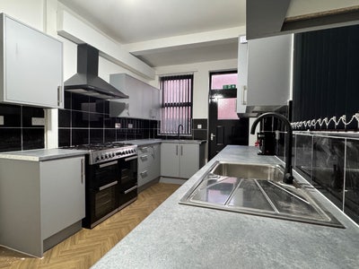 Spacious Rooms | Withington | Friendly House Main Photo