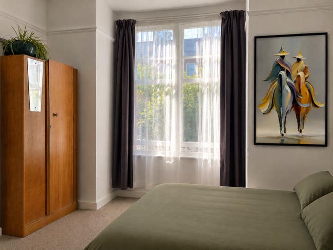 Double Room in Charming, Lightly Occupied Home Main Photo