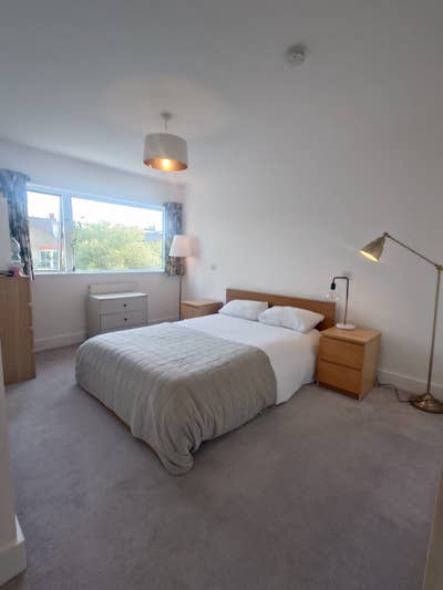Spacious Double Room+En-Suite in Family Home Main Photo