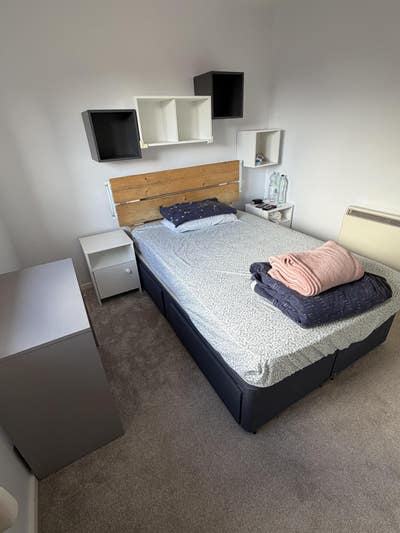 1 Double room available near city centre  Main Photo