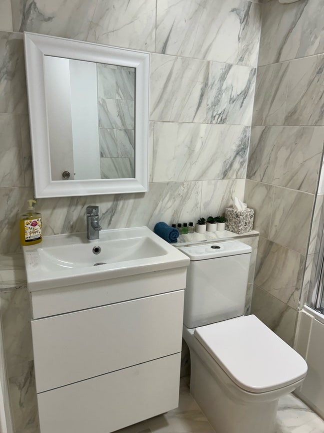 Newly furnished 1 bedroom  Main Photo