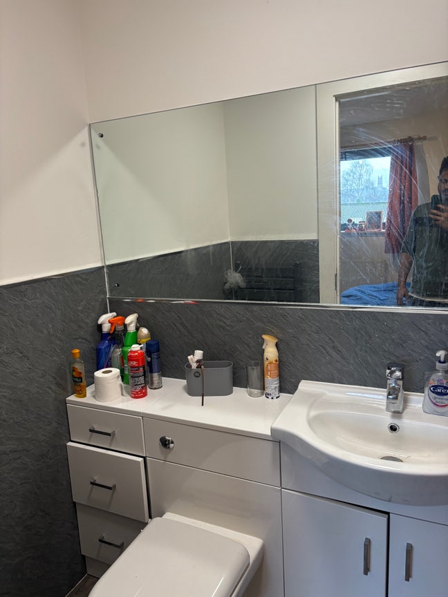 Furnished Single Room Available Main Photo