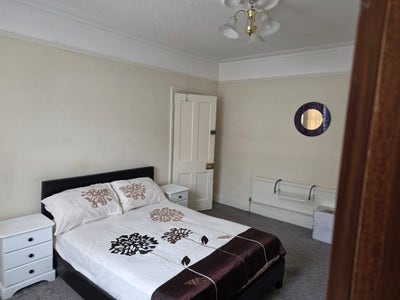 Furnished Room To Let Main Photo