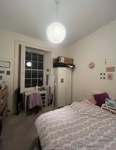 Central room available in flat Main Photo