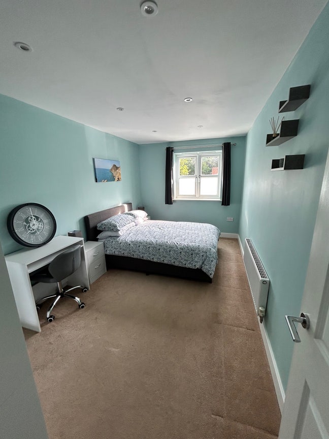Room to rent Mon to Fri for commuter. Main Photo