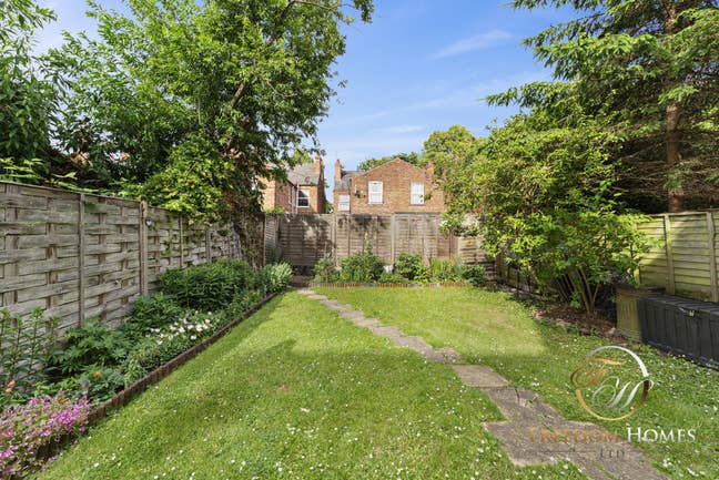 &pound;450 Furnished Room | Bills Included Main Photo