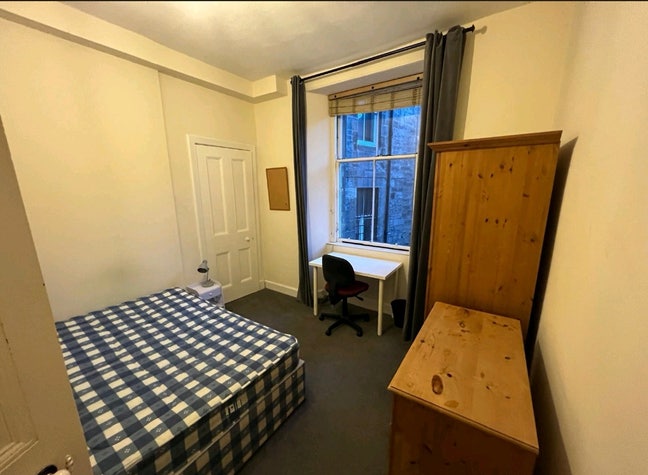 Looking for a flatmate in a 2b1b flat Main Photo