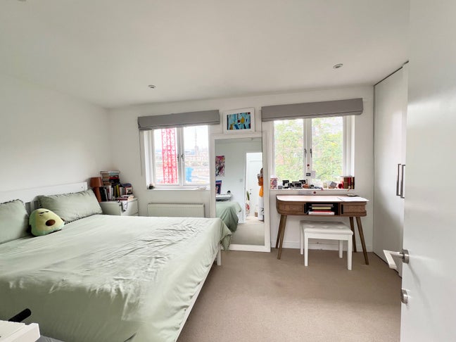 SE1 Large ensuite bedroom + double bedroom Main Photo