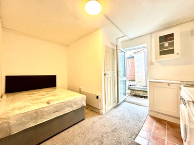 **Fully Furnished Studio - All Bills Included** Main Photo