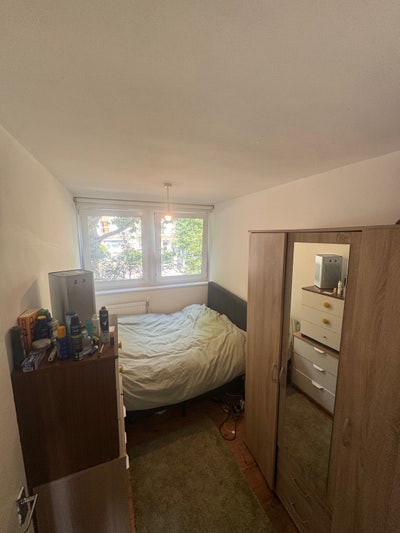 Small double room, friendly house near archway  Main Photo