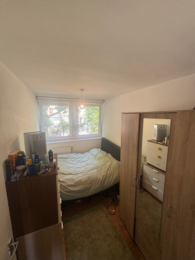 Small double room, friendly house near archway  Main Photo