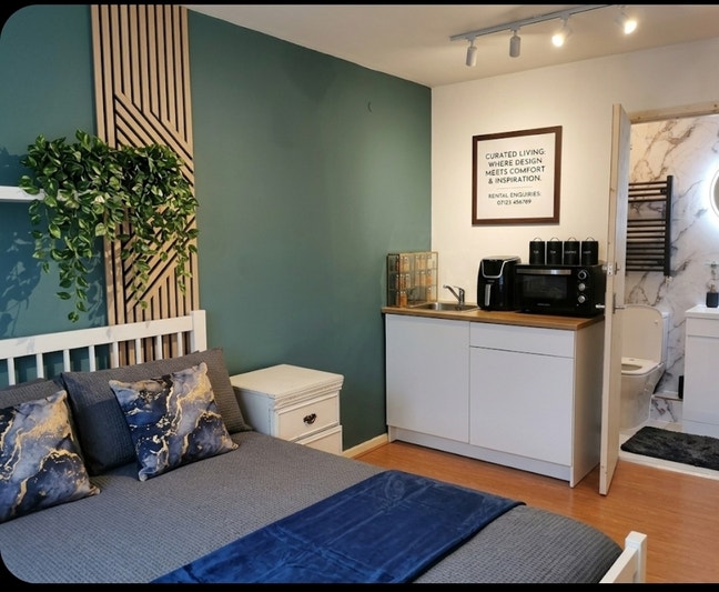 Studio Flat  Near University and City Centre Main Photo