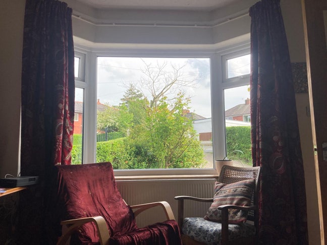 Small double room available Main Photo