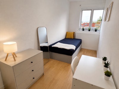 Very Affordable Rooms Available Now+All Inc+Cleani Main Photo