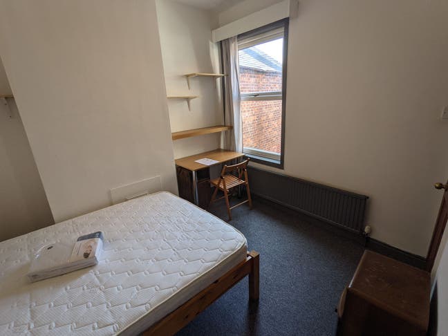 Sun filled room, all inclusive rent Main Photo