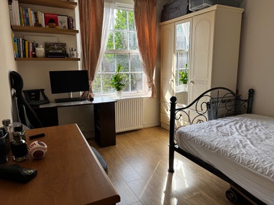 Bright Double Room in St John's Wood Main Photo