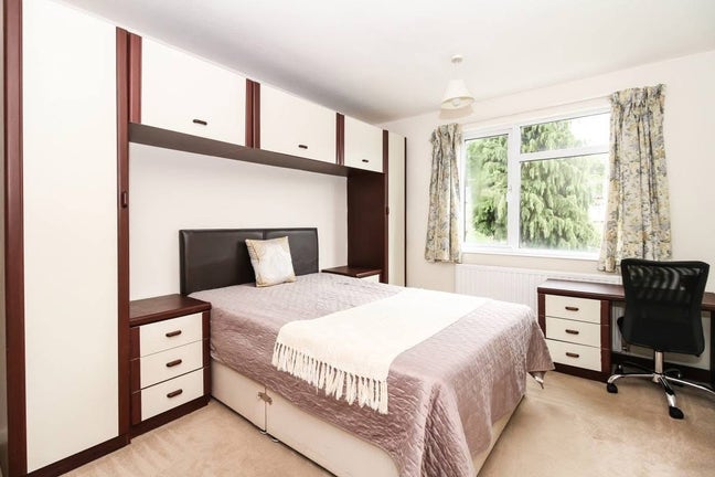 Double and Single Room available for sublet Main Photo