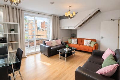 4 Bedrooms Duplex Flat with Terrace + AC📍Mayfair Main Photo