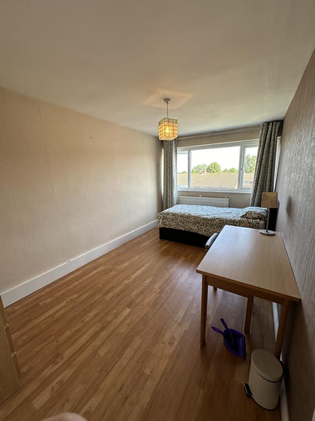 Female Home Bright,Spacious&Quiet Double R &pound;165pw Main Photo
