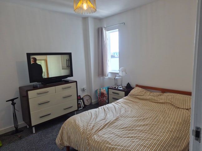 Town centre location ideal for commuting  Main Photo