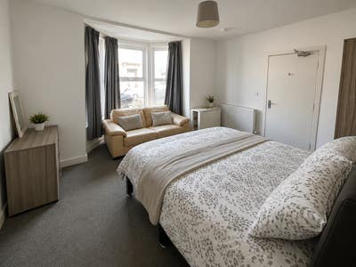 Double Room - Central Newquay &pound;650pcm Main Photo