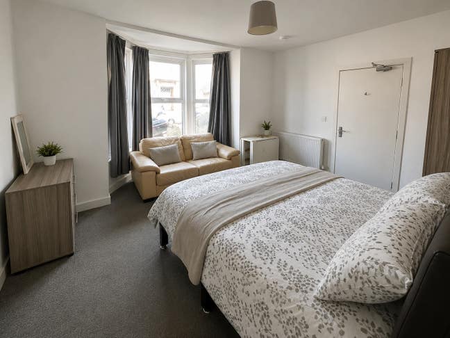 Double Room - Central Newquay &pound;650pcm Main Photo