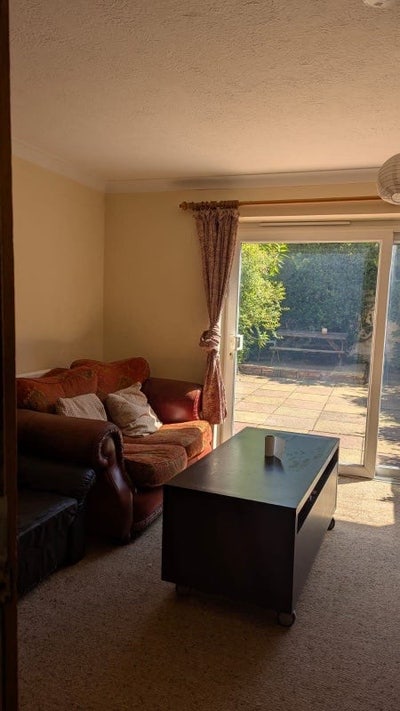 Rooms available in Friendly House with Garden Main Photo