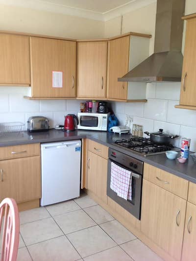 Double room in friendly flat share  Main Photo