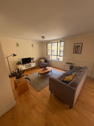 Two-Bed Flat in Tower Bridge Main Photo