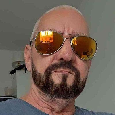 61 year old Male seeks a double room Main Photo