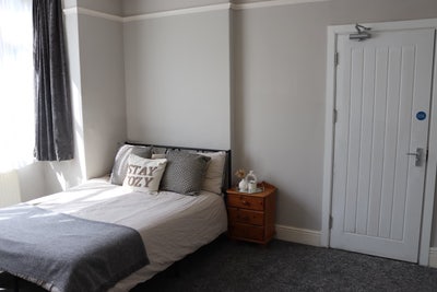 Double room 5min walk to Sutton station,bills inc Main Photo