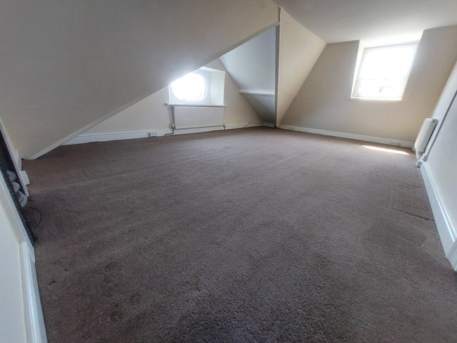 Central Plymouth , Spacious living from &pound;550pcm Main Photo