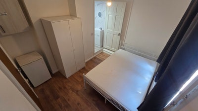 Brand New Double En-Suite Room | Bills & WiFi INC Main Photo