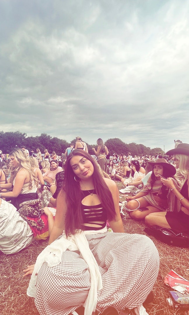 Looking for room in a flat or to buddy up🌟🩷 Main Photo