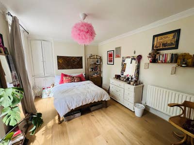 Room in townhouse Central London - bills included Main Photo