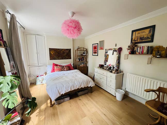 Room in townhouse Central London - bills included Main Photo