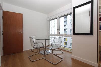 Luxury Room - 4BHK SE10 - 2 Bathroom Flat! Main Photo